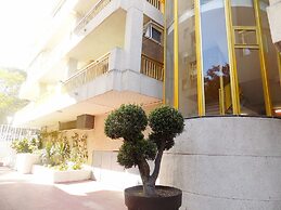 Apartsalou Lea