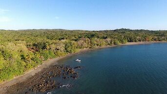 Cebaco Sunrise Lodge