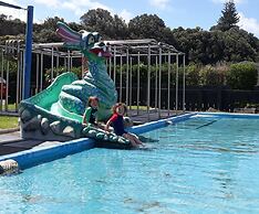 Opunake Beach Kiwi Holiday Park