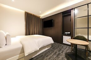 Central Person Hotel Pyeongtaek