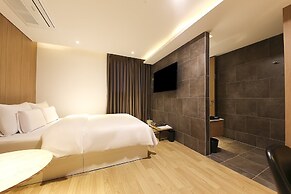 Central Person Hotel Pyeongtaek