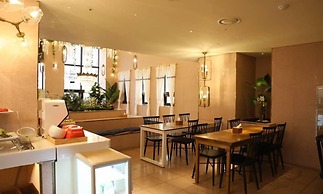 February Hotel The Signature Dongseongro