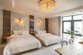 February Hotel The Signature Dongseongro