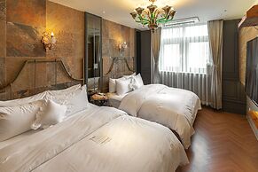 February Hotel The Signature Dongseongro