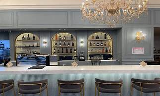 February Hotel The Signature Dongseongro