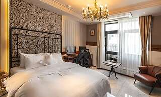 February Hotel The Signature Dongseongro