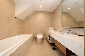 Midas Hotel & Resort