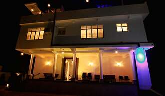Lavenro Hotel & Resort