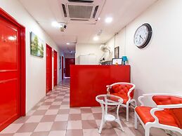 OYO 304 Zero Hour Hotel