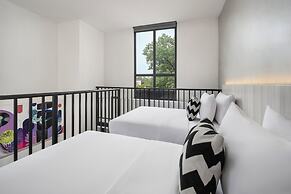 Moxy Bandung