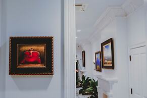 Royal Frenchmen Hotel and Bar