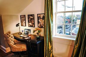 Royal Frenchmen Hotel and Bar