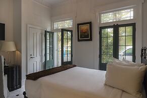 Royal Frenchmen Hotel and Bar