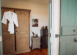 Royal Frenchmen Hotel and Bar