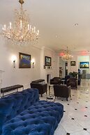 Royal Frenchmen Hotel and Bar