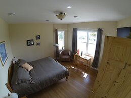 The Fiddle and The Sea B&B