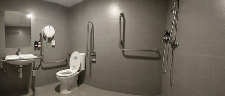 Single Inn Kaohsiung Station Hostel