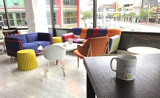 Single Inn Kaohsiung Station Hostel