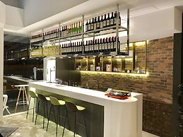 Single Inn Kaohsiung Station Hostel