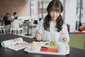 Single Inn Kaohsiung Station Hostel