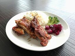 Single Inn Kaohsiung Station Hostel