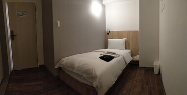 Single Inn Kaohsiung Station Hostel