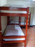 Emok's Guest House - Hostel