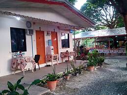 Emok's Guest House - Hostel