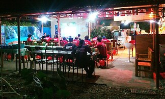 Emok's Guest House - Hostel