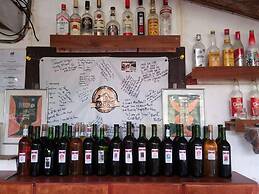 Emok's Guest House - Hostel