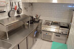 Can Pansiyon Apart - Caters to Men - Hostel