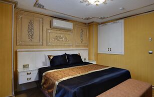 Emirganli Suites