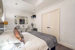 Strozzi Palace Suites by Mansley