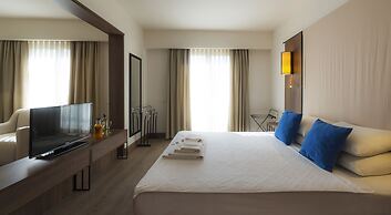 Liv Hotel By Bellazure