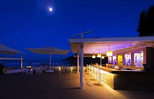 Liv Hotel By Bellazure