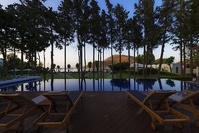 Liv Hotel By Bellazure