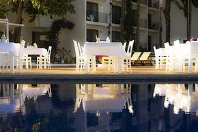 Liv Hotel By Bellazure