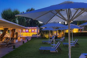 Liv Hotel By Bellazure