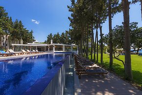 Liv Hotel By Bellazure