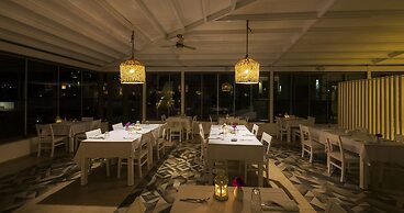 Liv Hotel By Bellazure