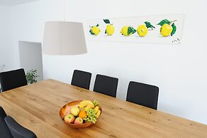 The Apartment Central