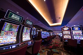 The Landing Hotel at Rivers Casino & Resort