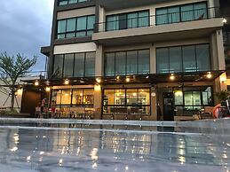 The Residence Thepkanjana