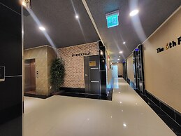 GoldenRoot Hotel in Gimhae