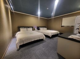 GoldenRoot Hotel in Gimhae