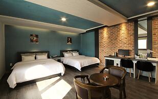 GoldenRoot Hotel in Gimhae