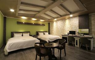 GoldenRoot Hotel in Gimhae