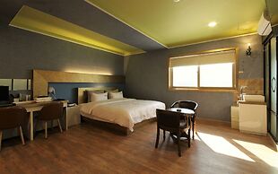 GoldenRoot Hotel in Gimhae