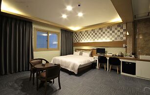GoldenRoot Hotel in Gimhae