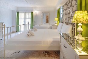 Alacati Roka Tas Otel